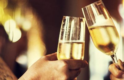 Champagneprovning för två + Bok