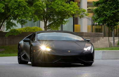 Åk Ferrari eller Lamborghini