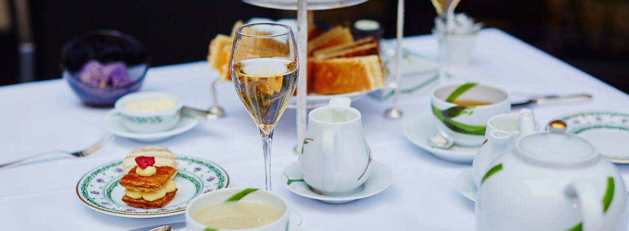 Produktbild för Afternoon Tea för Två med Champagne (1/1)