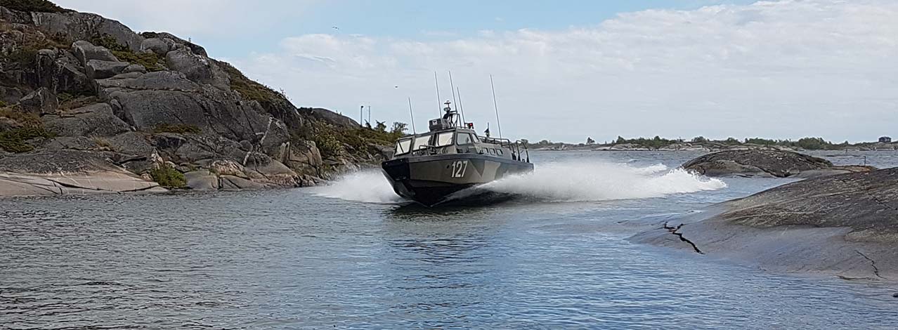 Produktbild för Åka stridsbåt till en topphemlig militäranläggning (1/1)